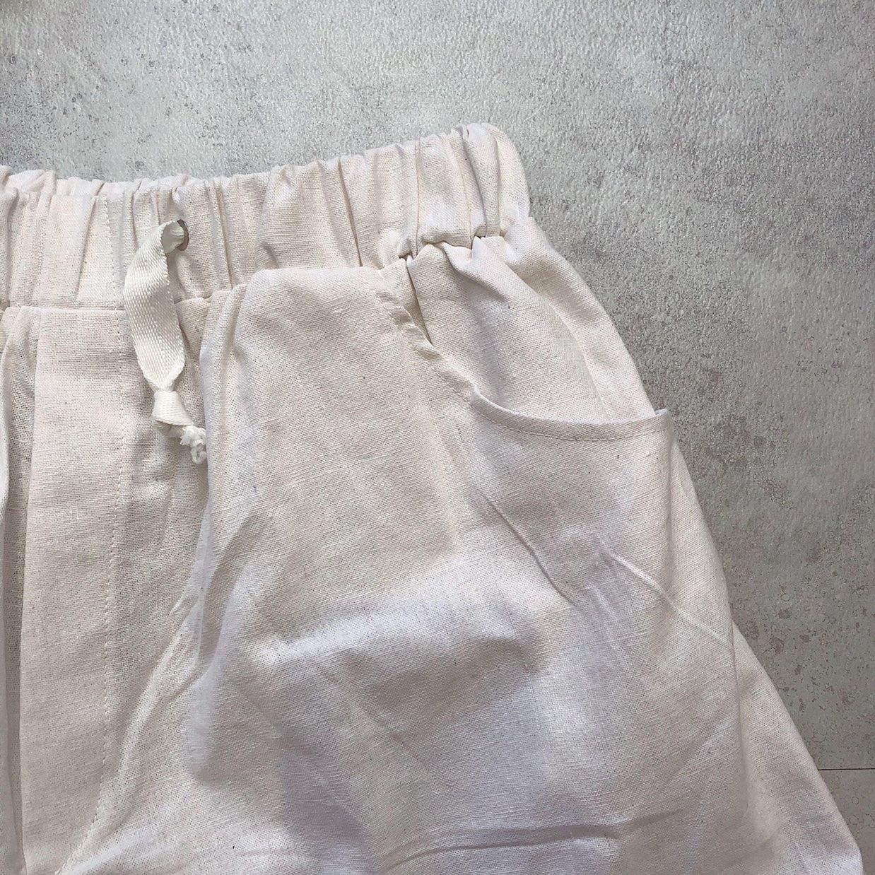  Quần short linen trắng 