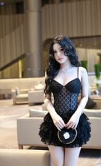 Đầm Ren Tầng Họa Tiết
