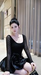 Đầm Ren Cổ U Đính Bông