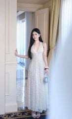 Đầm Ren Cổ V Sn