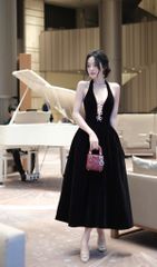 Đầm Nhung Yếm Kèm Nơ
