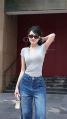 Áo Thun Cổ V Tay Con