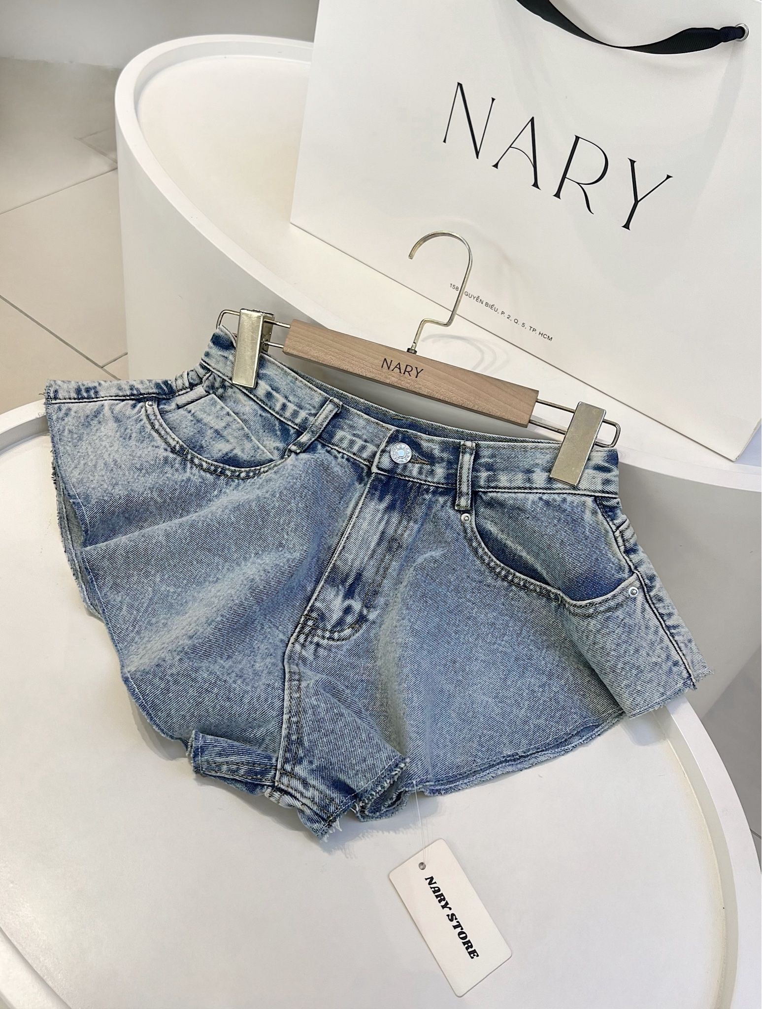 Quần Đùi Jean Xòe