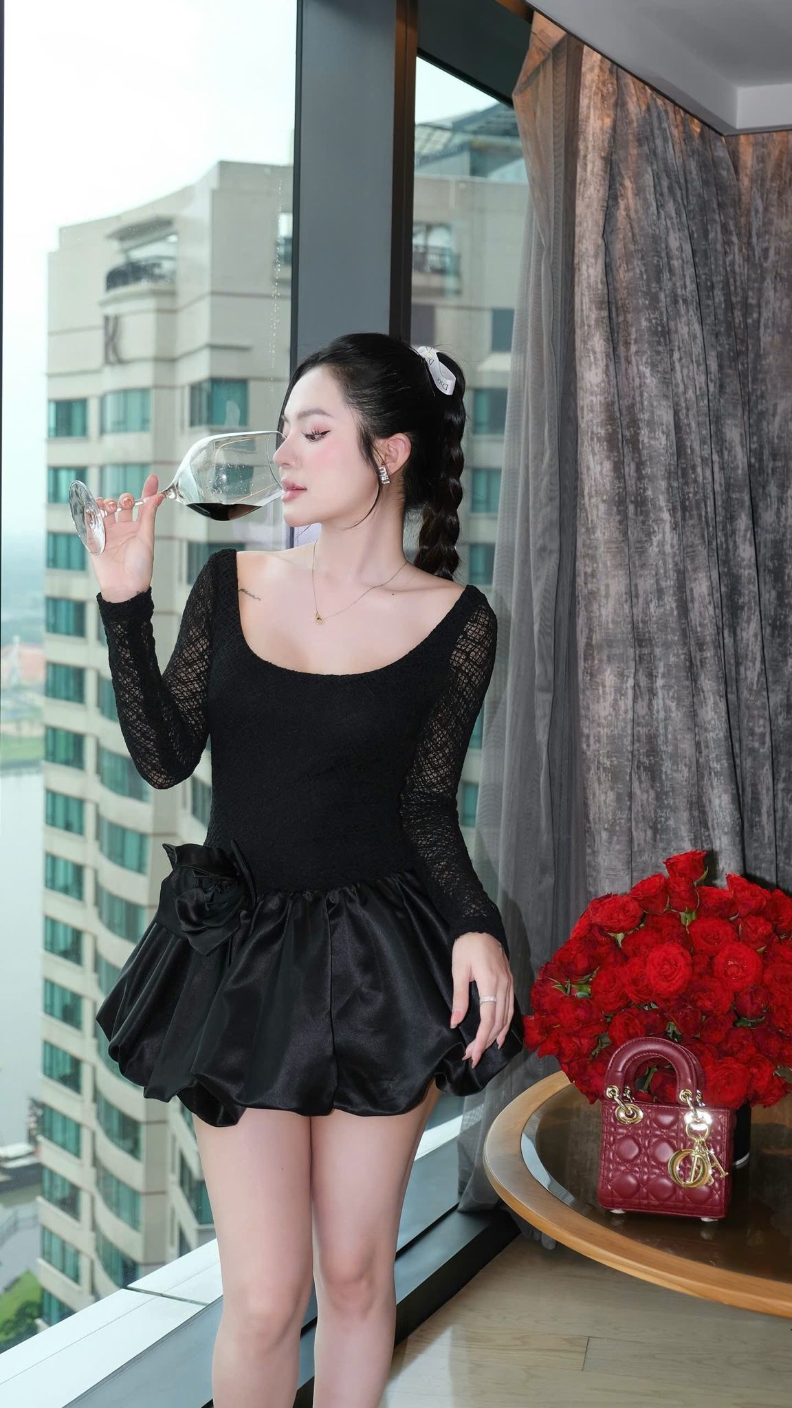 Đầm Ren Cổ U Đính Bông