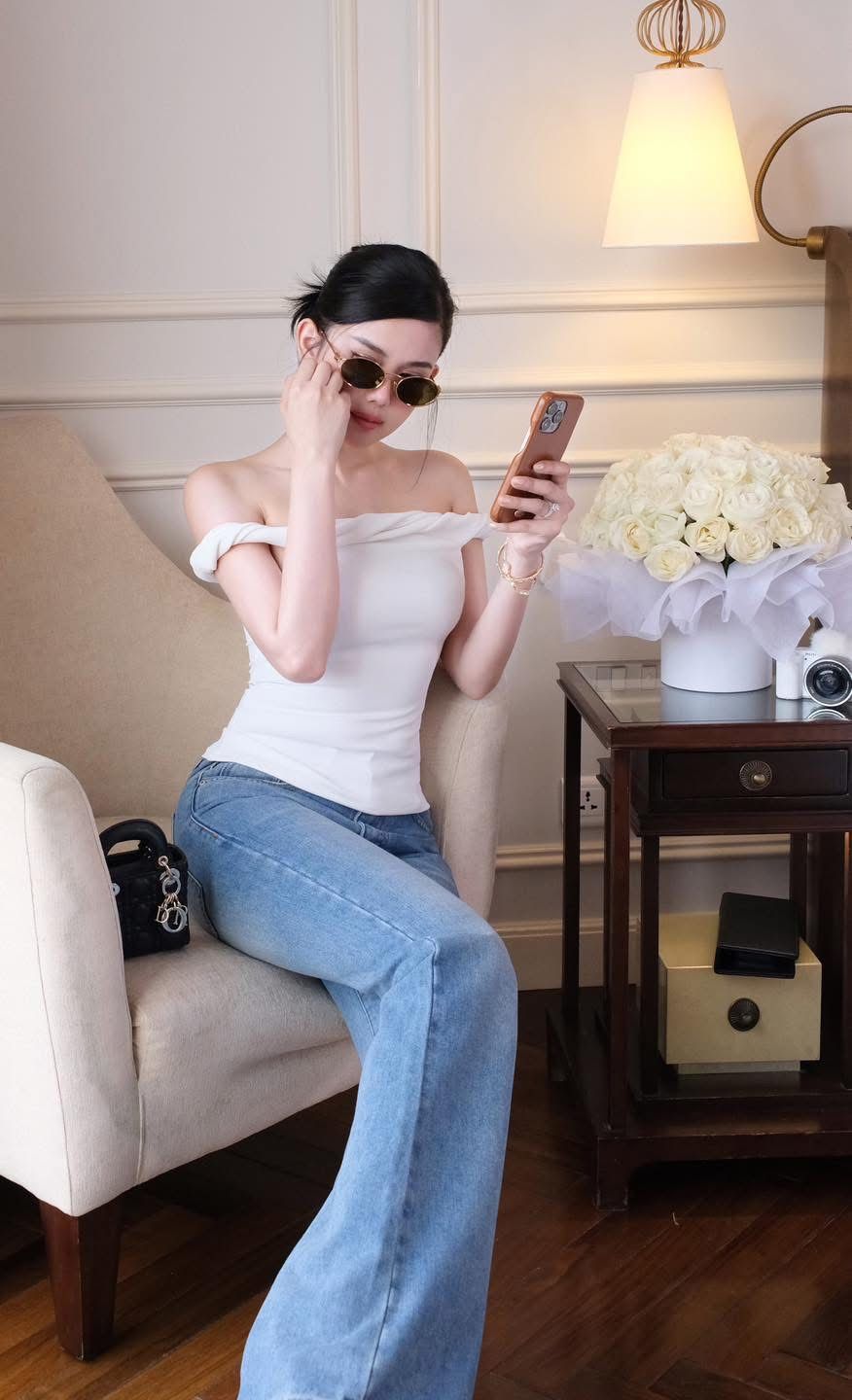 Áo Thun Bẹt Vai Xoắn