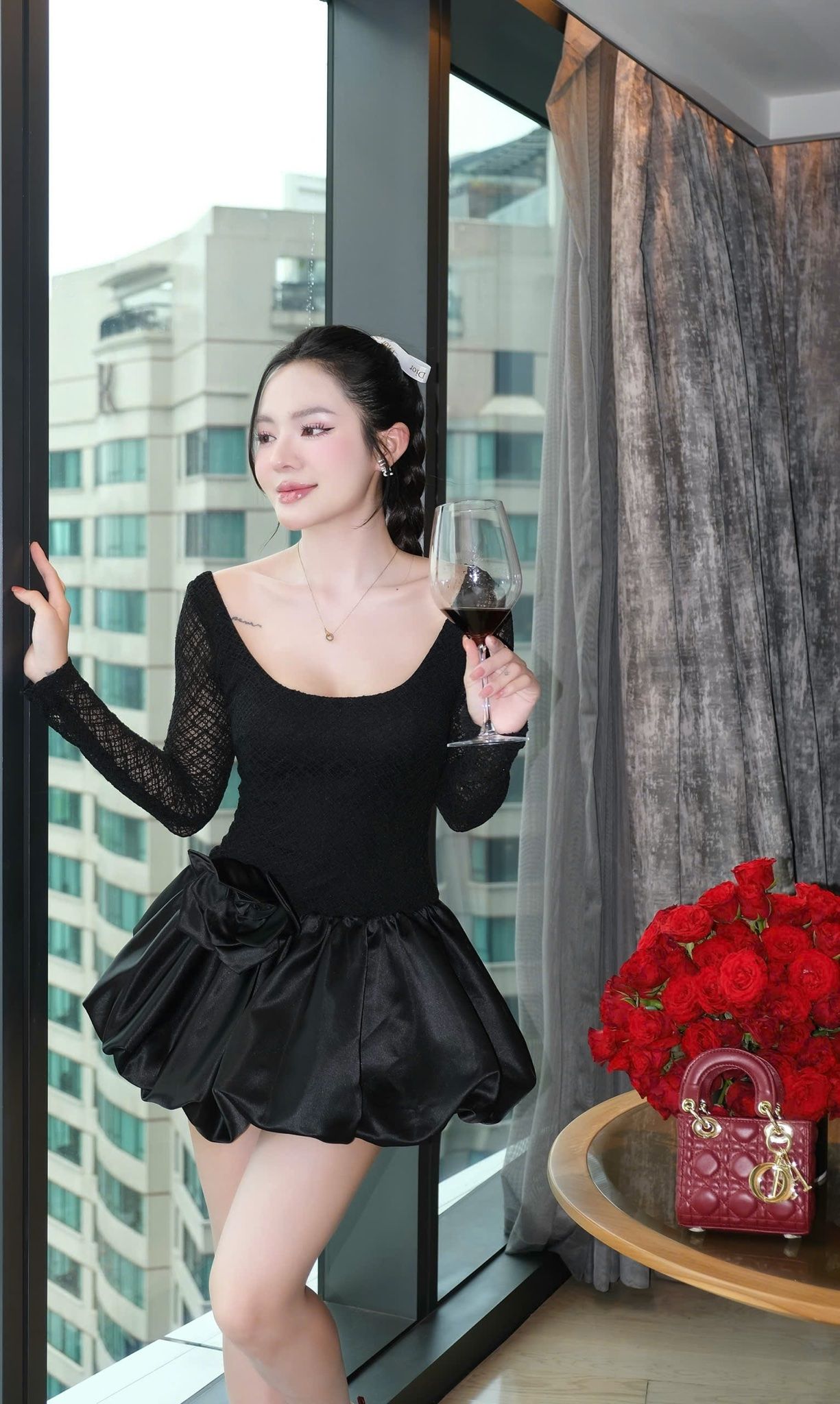 Đầm Ren Cổ U Đính Bông