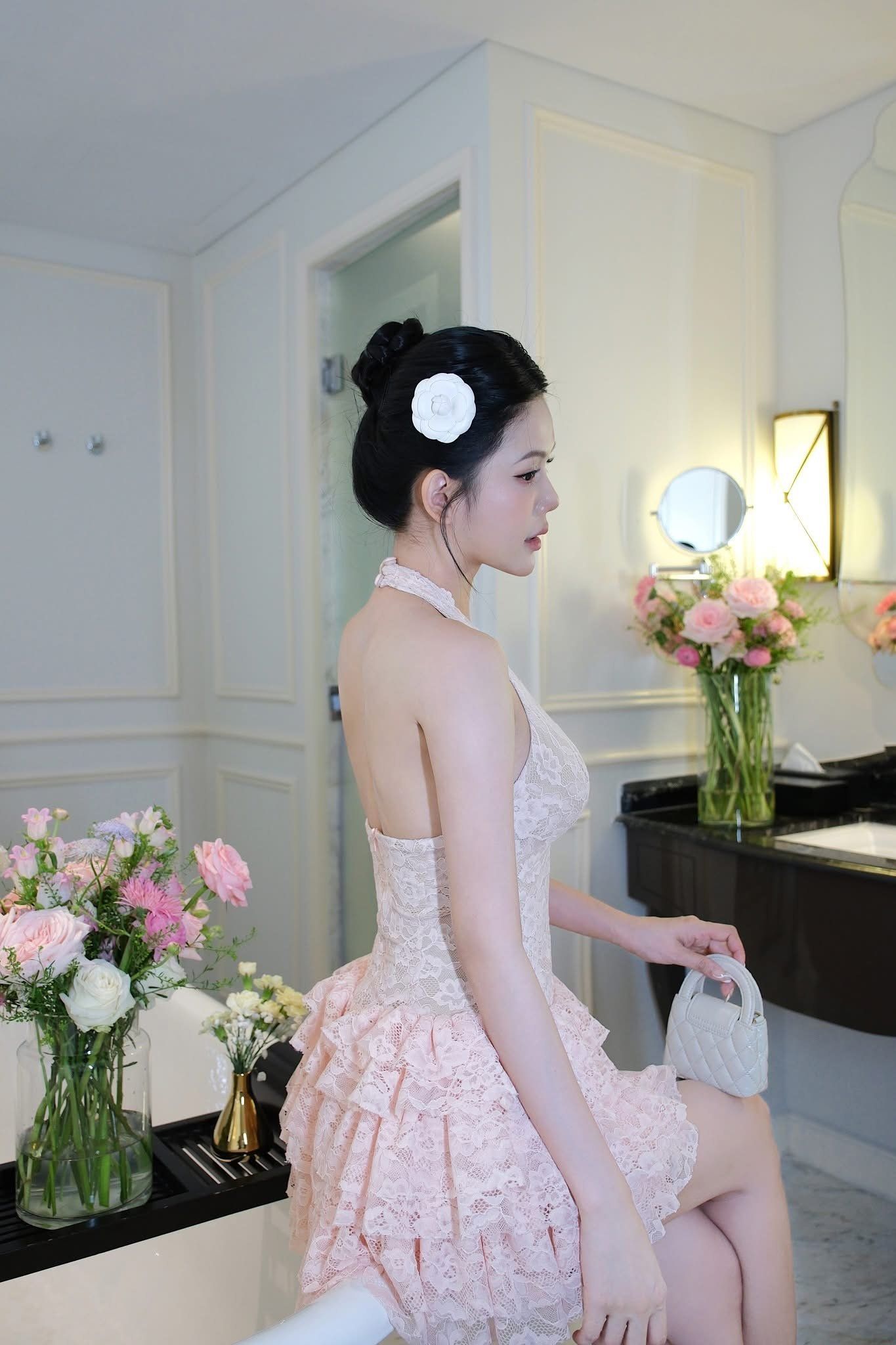 Đầm Ren Yếm Tầng