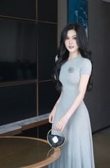 Đầm Thun Trơn Kèm Hoa