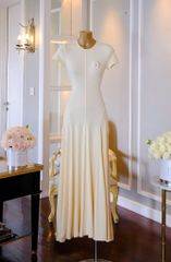 Đầm Thun Trơn Kèm Hoa