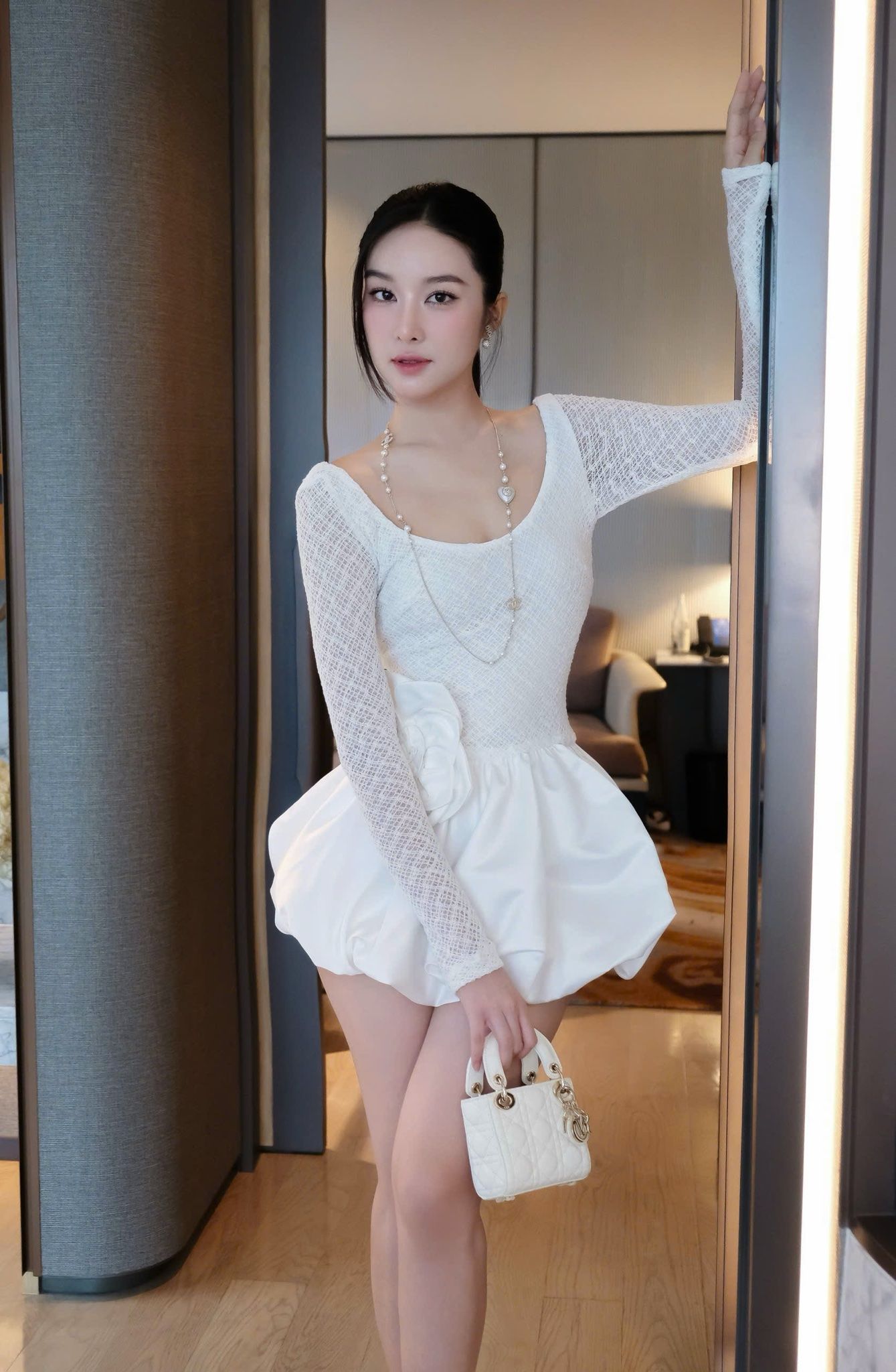 Đầm Ren Cổ U Đính Bông