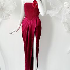 Đầm Nhung Cúp Xẻ