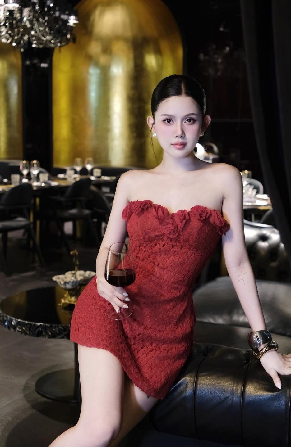 Đầm Ống Xòe Viền Bông