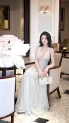 Đầm Ren Cổ V Sn