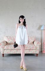 Đầm Lụa Tầng Khoét Kèm Bướm