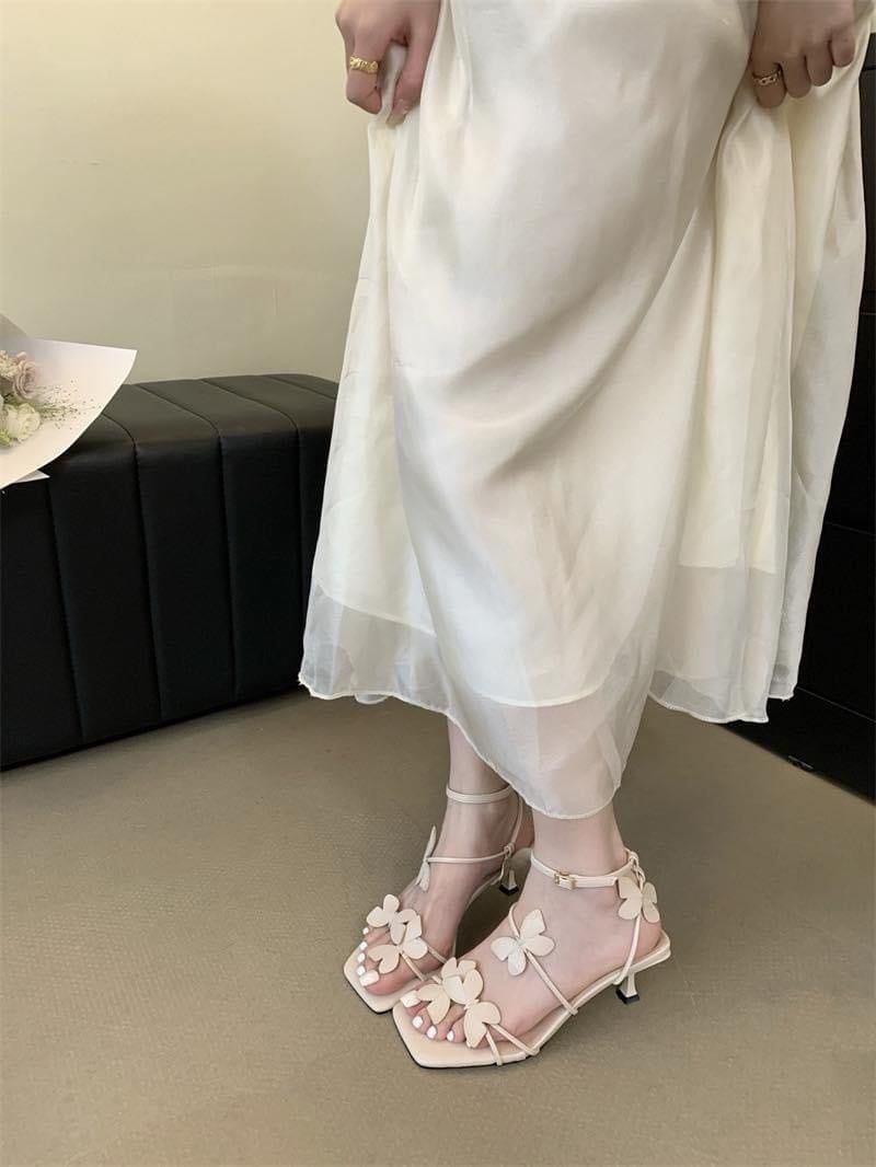 Guốc Dây Đính Bướm