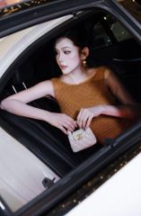 Đầm Ren Đuôi Cá Hở Lưng