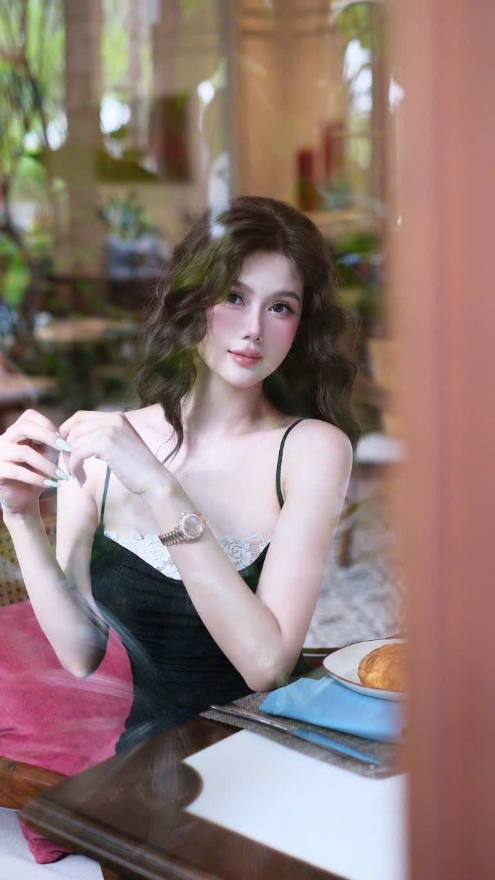 Đầm Cổ Đổ Cột Dây Sau