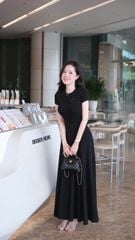 Đầm Thun Trơn Kèm Hoa
