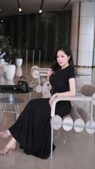 Đầm Thun Trơn Kèm Hoa