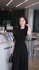 Đầm Thun Trơn Kèm Hoa