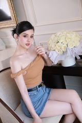 Áo Thun Bẹt Vai Xoắn