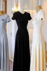 Đầm Thun Trơn Kèm Hoa