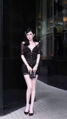 Đầm Thun Lưới Yếm Nút Vàng