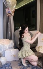 Đầm Caro Bẹt Vai Viền Xô