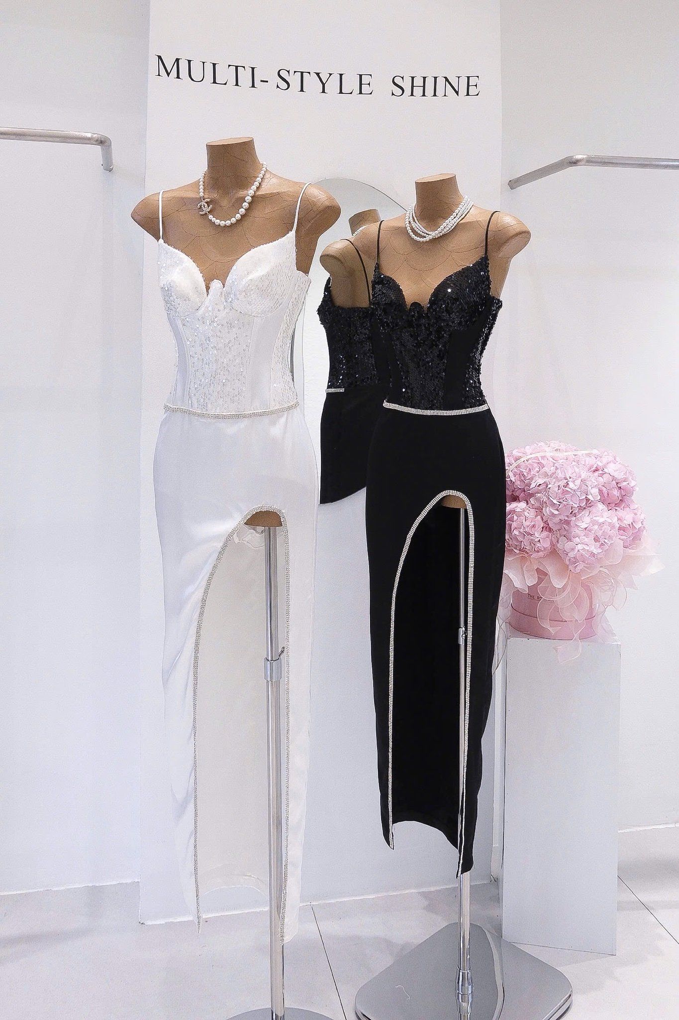 Đầm Kim Sa Xẻ 1 Bên Viền Đá