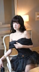 Đầm Voan Trễ Vai Kèm Charm