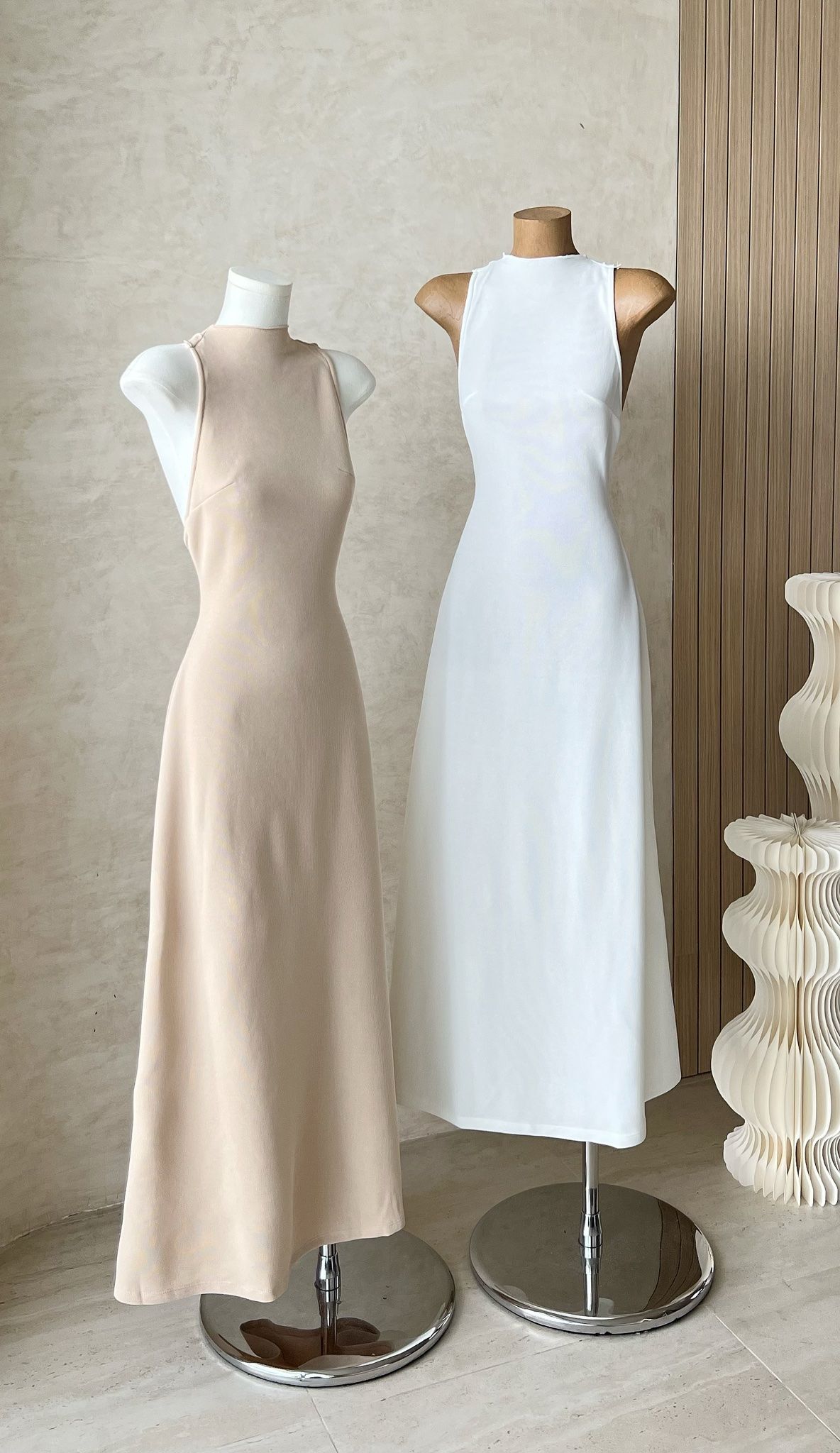 Đầm Thun Xoắn Hở Lưng