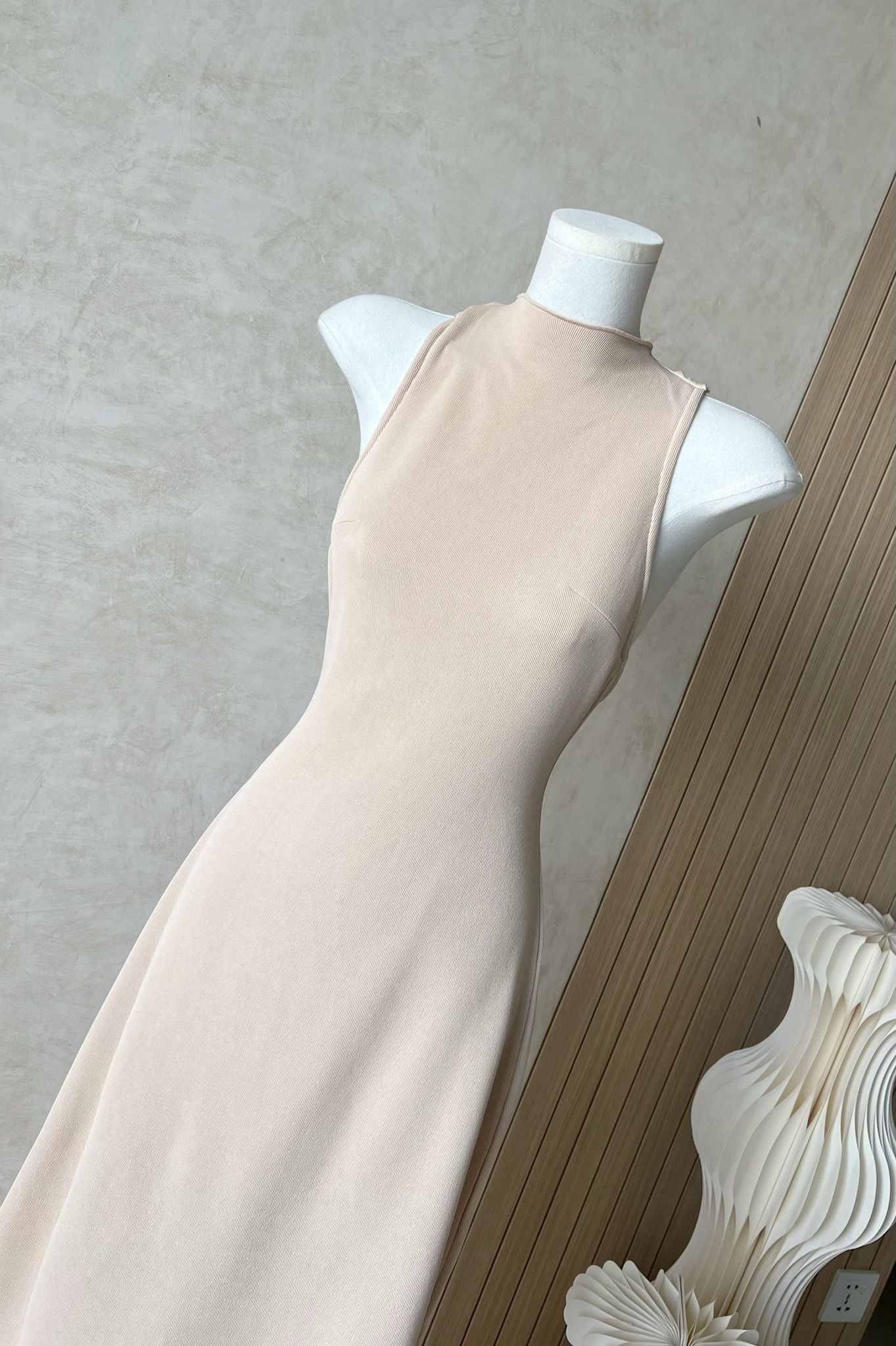 Đầm Thun Xoắn Hở Lưng