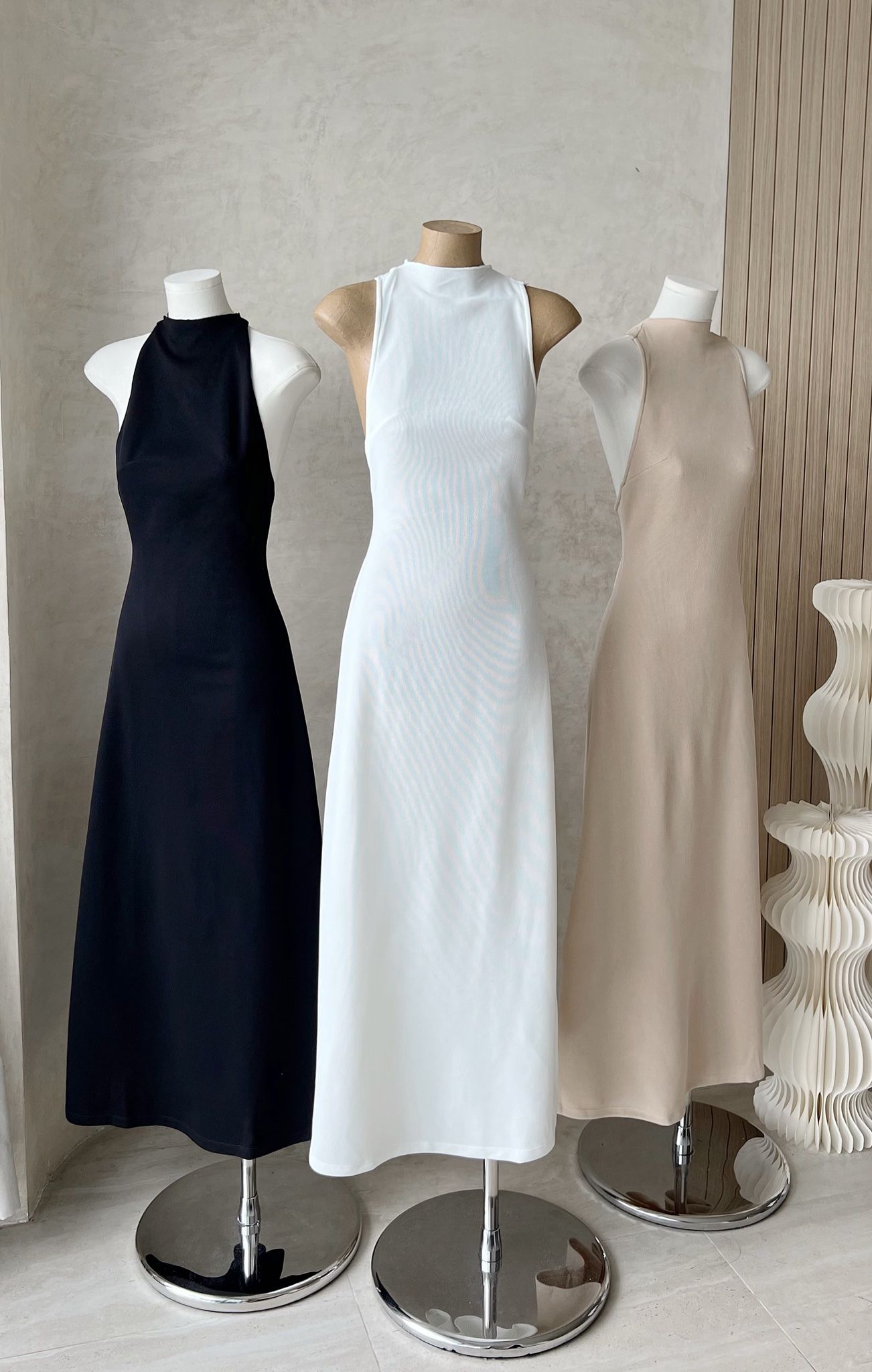 Đầm Thun Xoắn Hở Lưng