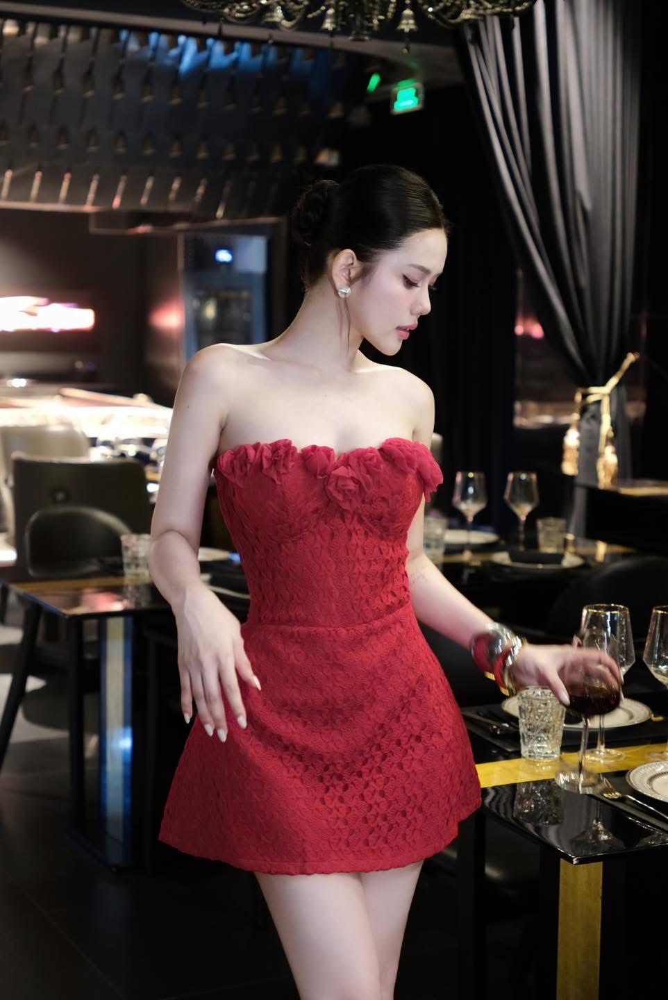 Đầm Ống Xòe Viền Bông
