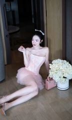 Đầm Cup Nền Hoa Lưới Tầng