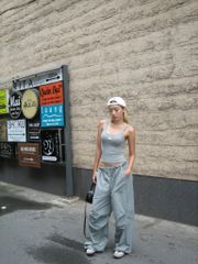 Áo Thun Cổ U Thêu Chữ