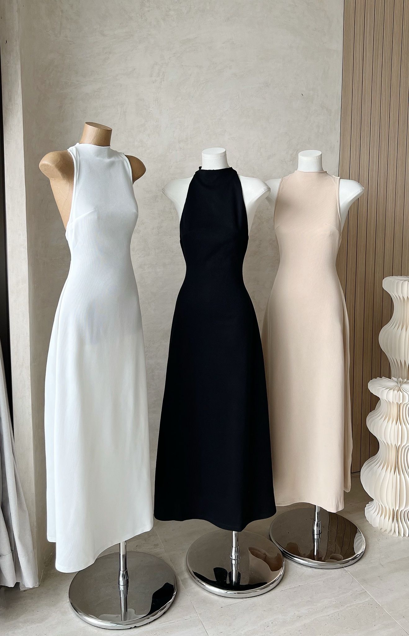 Đầm Thun Xoắn Hở Lưng