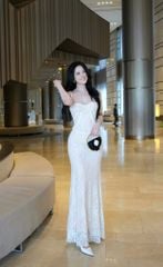 Đầm Ren Nền Hoa Đuôi Cá