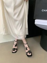 Guốc Dây Đính Bướm