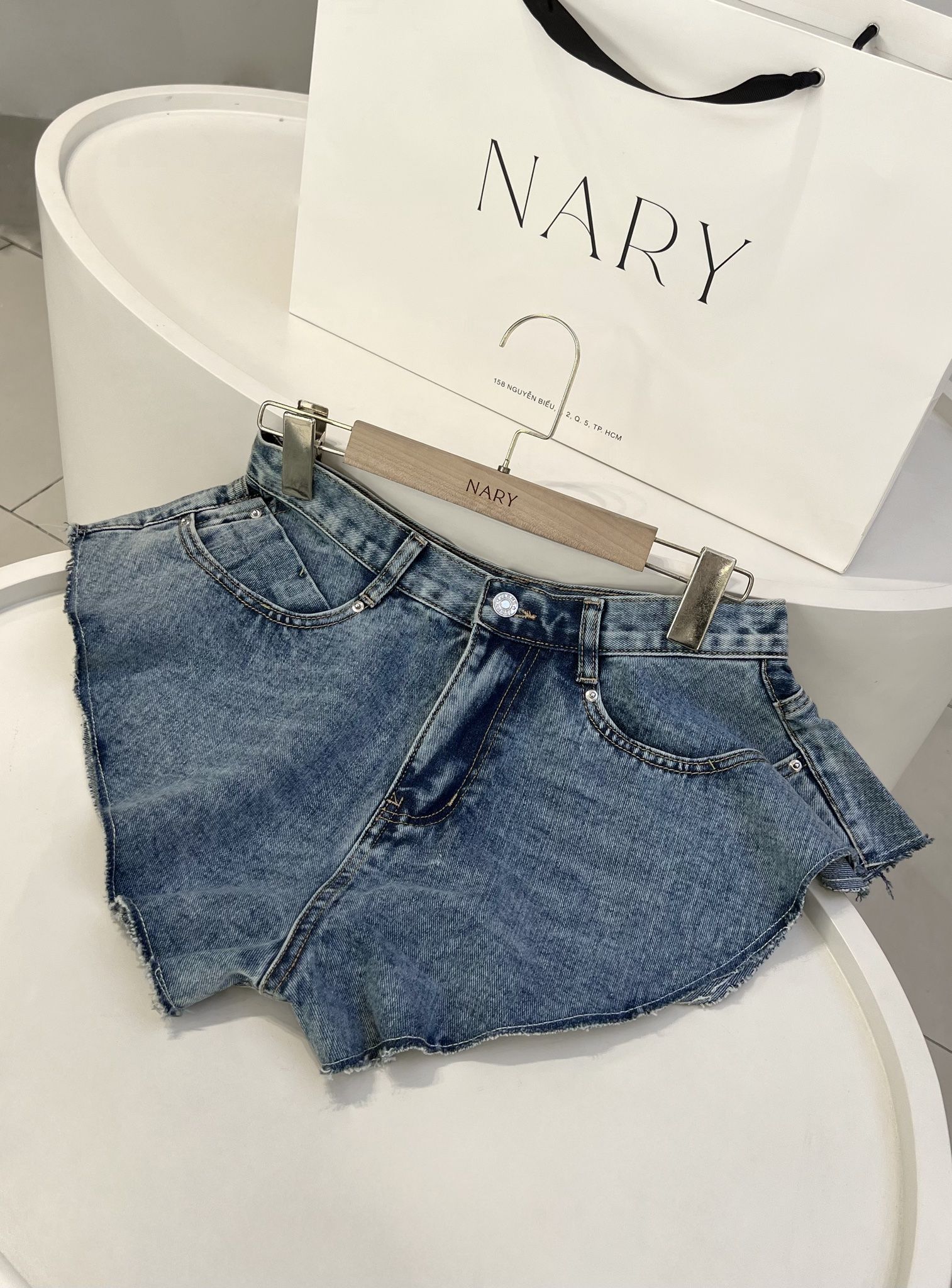 Quần Đùi Jean Xòe