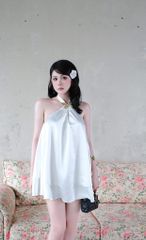 Đầm Lụa Tầng Khoét Kèm Bướm