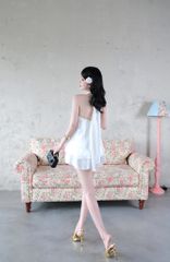 Đầm Lụa Tầng Khoét Kèm Bướm