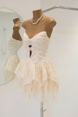 Đầm Cúp Thêu Hoa Đính Cườm