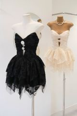 Đầm Cúp Thêu Hoa Đính Cườm