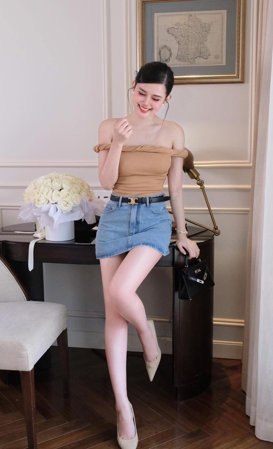 Áo Thun Bẹt Vai Xoắn