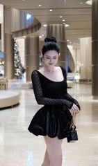 Đầm Ren Cổ U Đính Bông