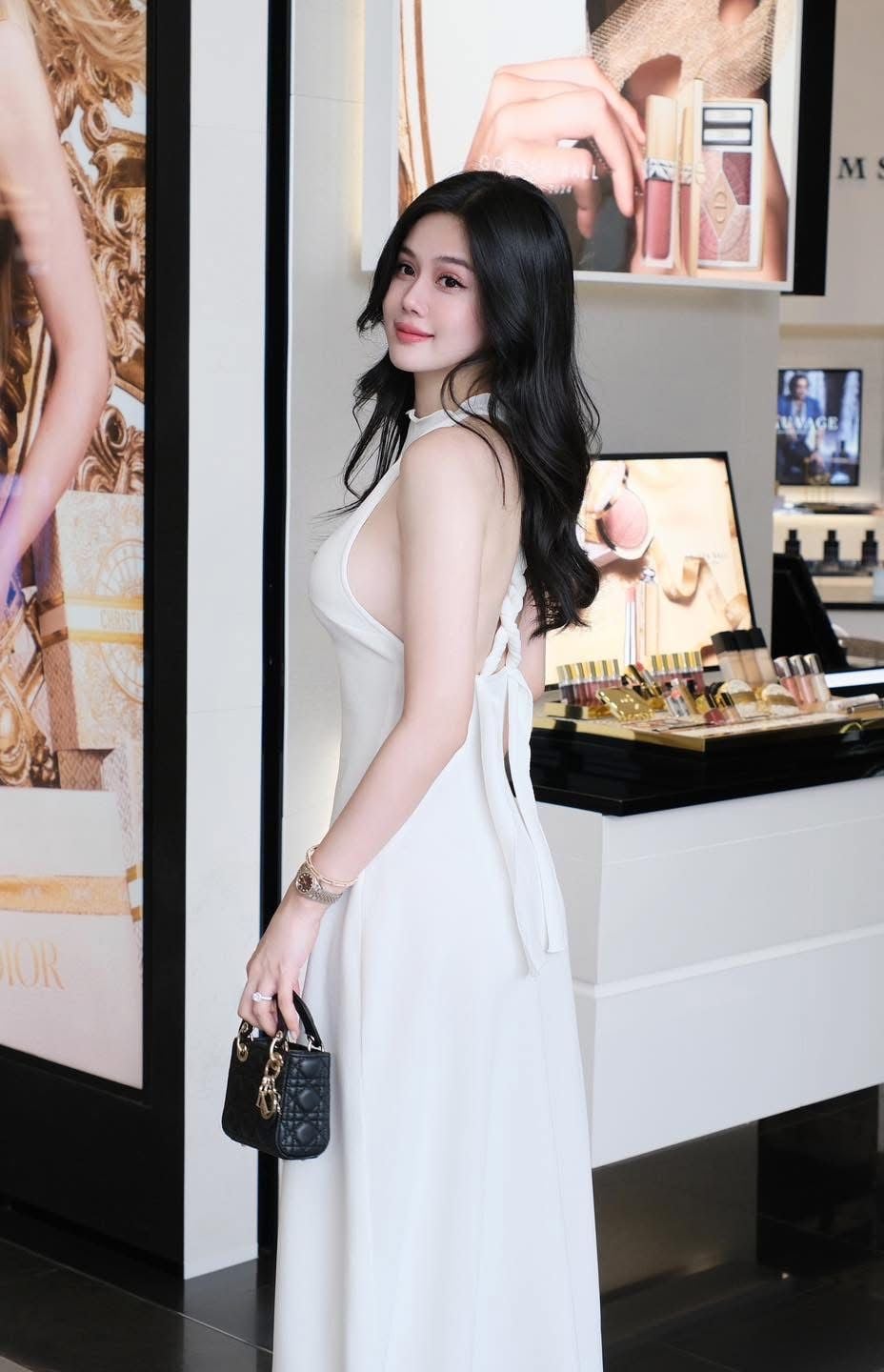 Đầm Thun Xoắn Hở Lưng