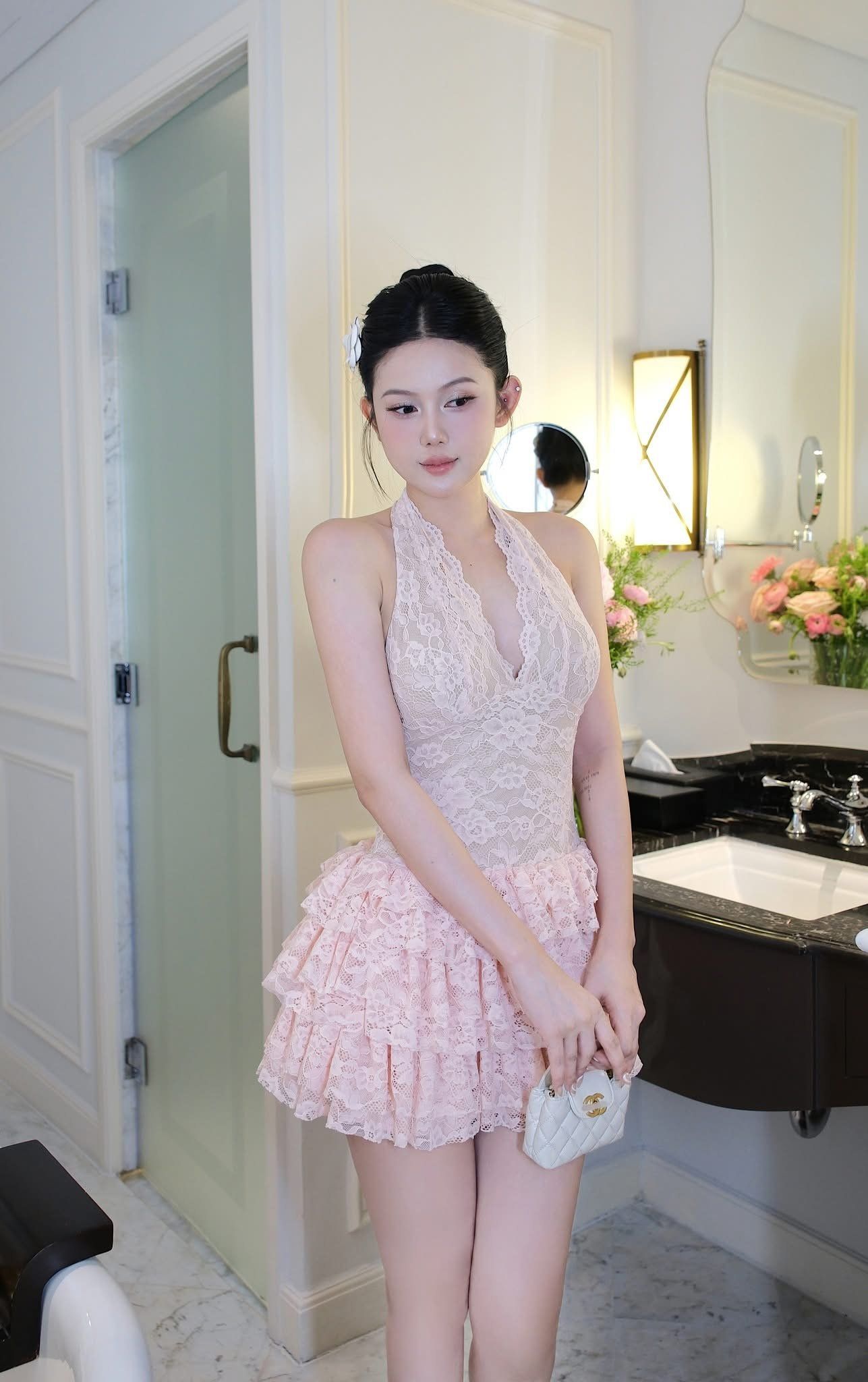 Đầm Ren Yếm Tầng