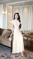 Đầm Thun Trơn Kèm Hoa