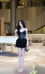 Đầm Ren Tầng Họa Tiết
